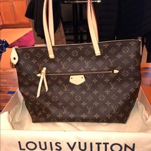 Selling my Louis Vuitton. Not even a Year Old :)